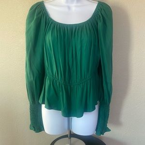 Green blouse with elastic sleeves on or off shoulder